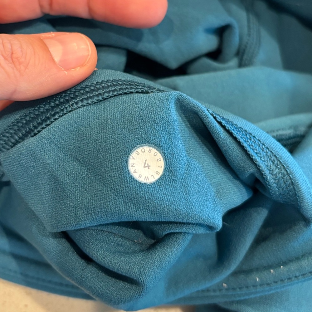 Lululemon Reveal Crop Interconnect 18” View 5
